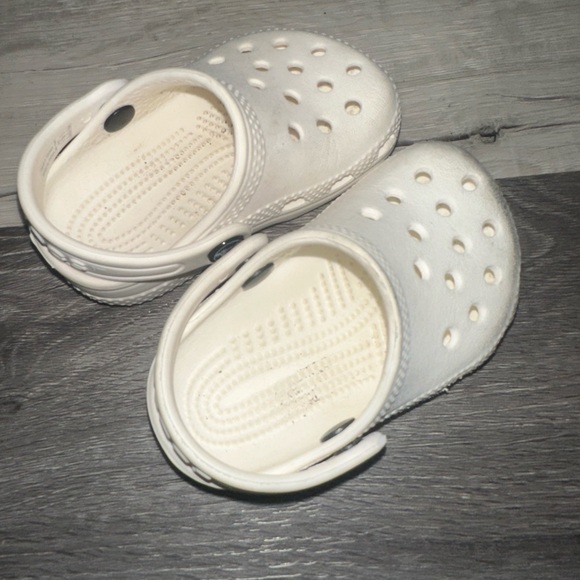 CROCS White Slippers Classic Design - Picture 5 of 5